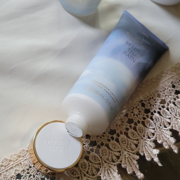 NWT VICTORIA'S SECRET SET FRAGANCE MIST+LOTION - Picture 6 of 10